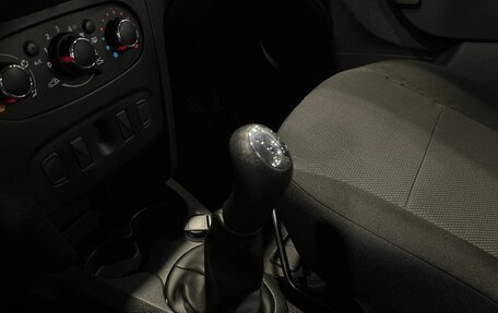 Renault Logan II, 2018 год, 1 220 000 рублей, 30 фотография