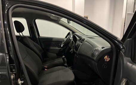 Renault Logan II, 2018 год, 1 220 000 рублей, 28 фотография