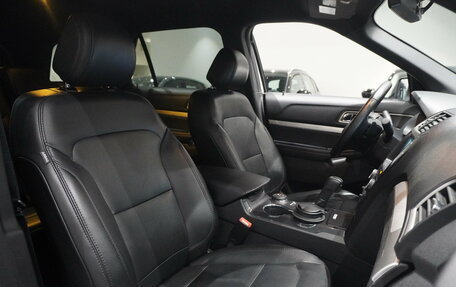 Ford Explorer VI, 2016 год, 3 119 000 рублей, 14 фотография