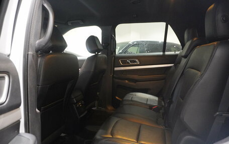 Ford Explorer VI, 2016 год, 3 119 000 рублей, 10 фотография