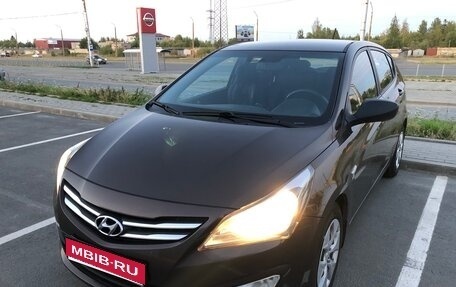 Hyundai Solaris II рестайлинг, 2015 год, 1 050 000 рублей, 1 фотография