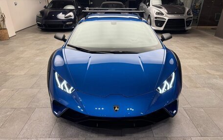 Lamborghini Huracán, 2023 год, 28 100 000 рублей, 2 фотография