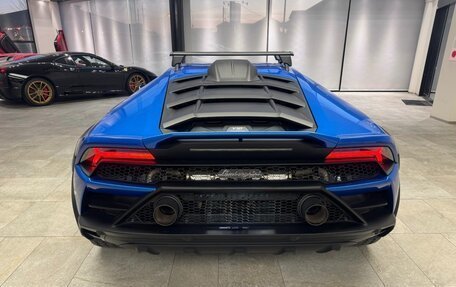 Lamborghini Huracán, 2023 год, 28 100 000 рублей, 5 фотография