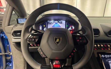 Lamborghini Huracán, 2023 год, 28 100 000 рублей, 9 фотография