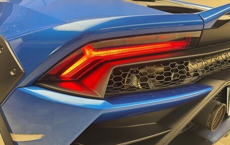 Lamborghini Huracán, 2023 год, 28 100 000 рублей, 27 фотография