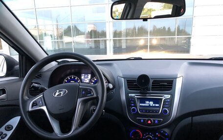 Hyundai Solaris II рестайлинг, 2015 год, 1 050 000 рублей, 8 фотография