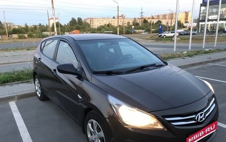 Hyundai Solaris II рестайлинг, 2015 год, 1 050 000 рублей, 3 фотография