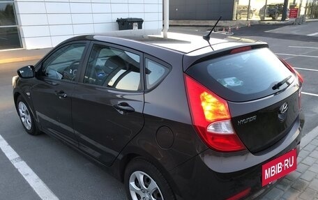 Hyundai Solaris II рестайлинг, 2015 год, 1 050 000 рублей, 6 фотография