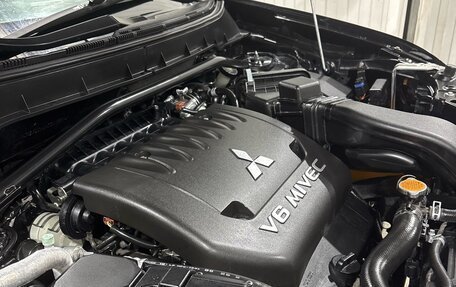 Mitsubishi Outlander III рестайлинг 3, 2007 год, 1 300 000 рублей, 7 фотография