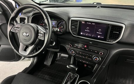 KIA Sportage IV рестайлинг, 2020 год, 1 999 000 рублей, 12 фотография