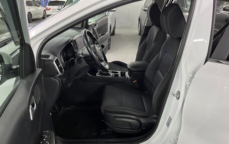 KIA Sportage IV рестайлинг, 2020 год, 1 999 000 рублей, 20 фотография