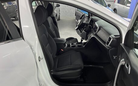 KIA Sportage IV рестайлинг, 2020 год, 1 999 000 рублей, 23 фотография