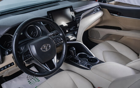 Toyota Camry, 2021 год, 3 899 000 рублей, 8 фотография