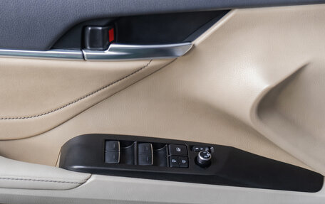 Toyota Camry, 2021 год, 3 899 000 рублей, 9 фотография