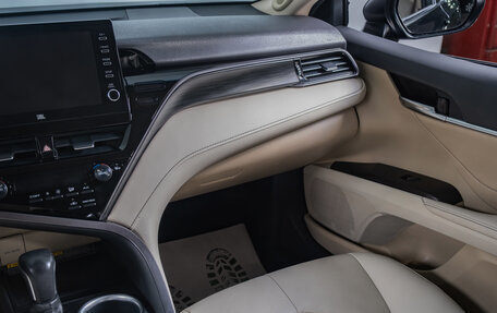 Toyota Camry, 2021 год, 3 899 000 рублей, 13 фотография