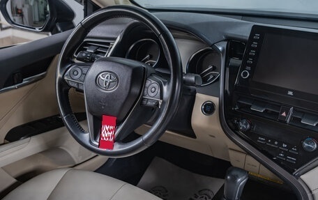 Toyota Camry, 2021 год, 3 899 000 рублей, 11 фотография