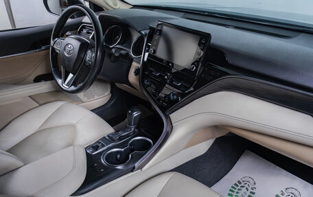 Toyota Camry, 2021 год, 3 899 000 рублей, 18 фотография