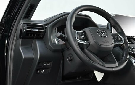 Toyota Land Cruiser, 2025 год, 15 300 000 рублей, 9 фотография