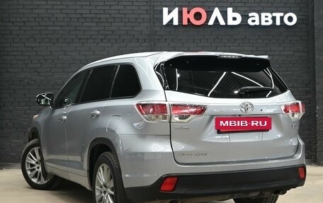 Toyota Highlander III, 2015 год, 3 150 000 рублей, 4 фотография