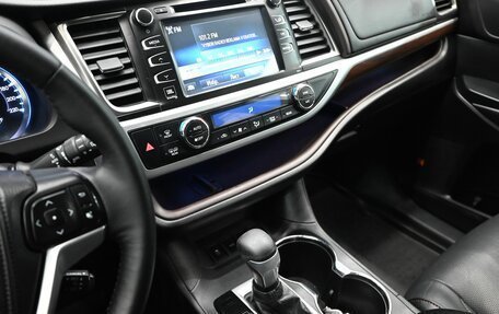 Toyota Highlander III, 2015 год, 3 150 000 рублей, 16 фотография