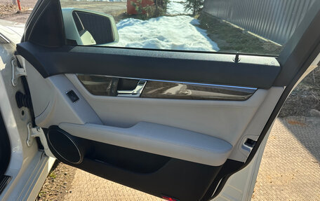 Mercedes-Benz C-Класс, 2010 год, 1 570 000 рублей, 10 фотография