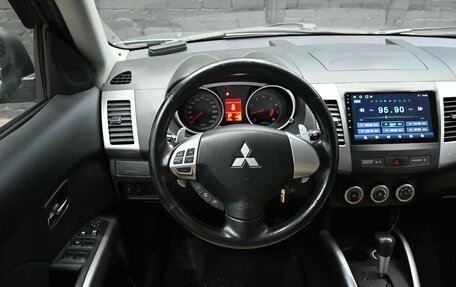 Mitsubishi Outlander III рестайлинг 3, 2008 год, 1 050 000 рублей, 11 фотография