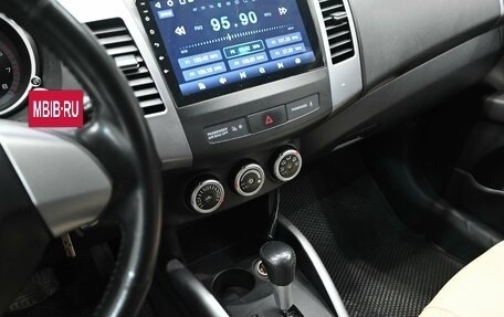 Mitsubishi Outlander III рестайлинг 3, 2008 год, 1 050 000 рублей, 14 фотография