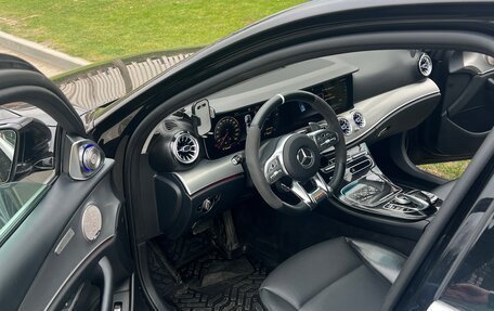 Mercedes-Benz E-Класс, 2019 год, 2 500 000 рублей, 6 фотография