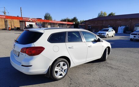 Opel Astra J, 2011 год, 670 000 рублей, 7 фотография