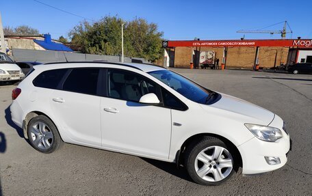 Opel Astra J, 2011 год, 670 000 рублей, 6 фотография