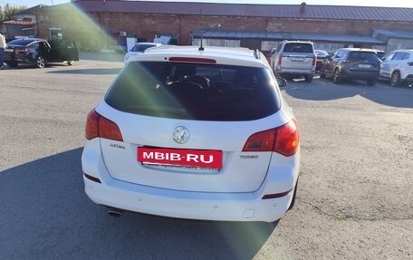 Opel Astra J, 2011 год, 670 000 рублей, 8 фотография