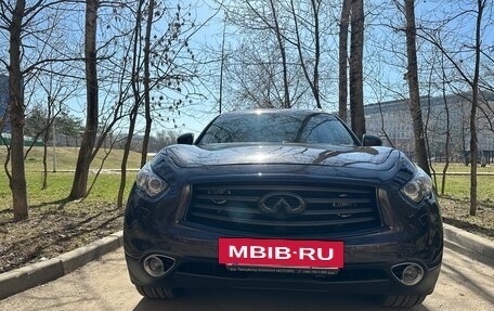 Infiniti QX70, 2015 год, 2 800 000 рублей, 3 фотография