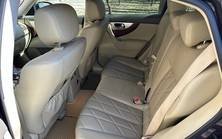 Infiniti QX70, 2015 год, 2 800 000 рублей, 15 фотография