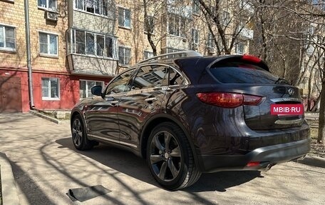 Infiniti QX70, 2015 год, 2 800 000 рублей, 9 фотография
