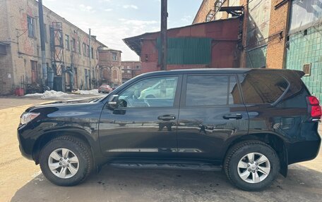 Toyota Land Cruiser Prado 150 рестайлинг 2, 2021 год, 4 600 000 рублей, 2 фотография