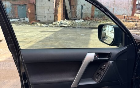 Toyota Land Cruiser Prado 150 рестайлинг 2, 2021 год, 4 600 000 рублей, 9 фотография