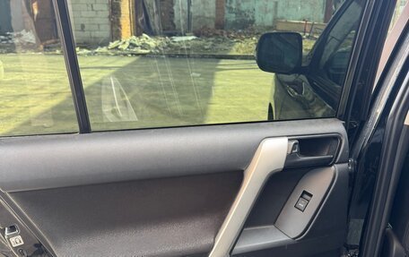 Toyota Land Cruiser Prado 150 рестайлинг 2, 2021 год, 4 600 000 рублей, 15 фотография