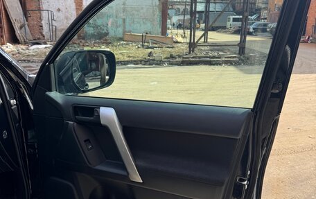 Toyota Land Cruiser Prado 150 рестайлинг 2, 2021 год, 4 600 000 рублей, 22 фотография