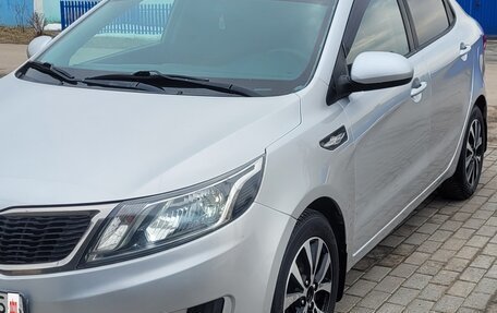 KIA Rio III рестайлинг, 2014 год, 775 500 рублей, 2 фотография
