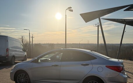 Hyundai Solaris II рестайлинг, 2011 год, 730 000 рублей, 4 фотография