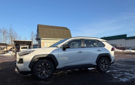 Toyota RAV4, 2023 год, 3 700 000 рублей, 2 фотография