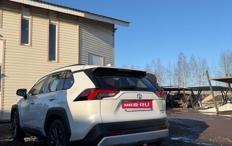 Toyota RAV4, 2023 год, 3 700 000 рублей, 6 фотография