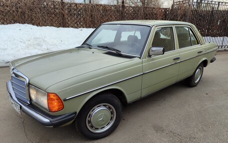 Mercedes-Benz W123, 1984 год, 600 000 рублей, 2 фотография