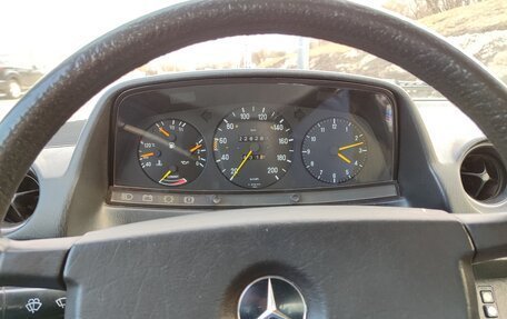 Mercedes-Benz W123, 1984 год, 600 000 рублей, 14 фотография