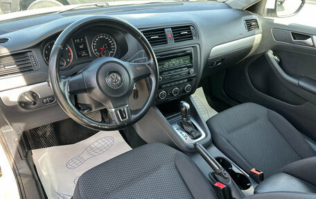 Volkswagen Jetta VI, 2013 год, 930 000 рублей, 7 фотография