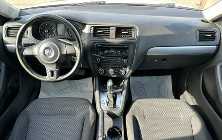 Volkswagen Jetta VI, 2013 год, 930 000 рублей, 8 фотография