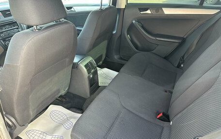 Volkswagen Jetta VI, 2013 год, 930 000 рублей, 13 фотография