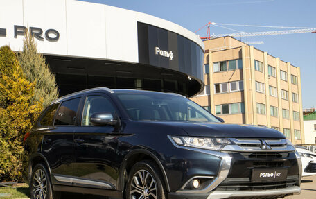 Mitsubishi Outlander III рестайлинг 3, 2018 год, 2 168 000 рублей, 2 фотография