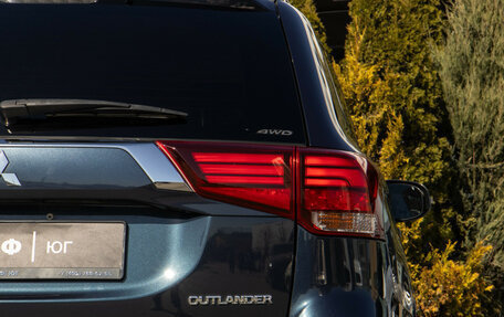 Mitsubishi Outlander III рестайлинг 3, 2018 год, 2 168 000 рублей, 23 фотография