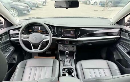 Volkswagen Passat B8 рестайлинг, 2023 год, 2 700 000 рублей, 12 фотография